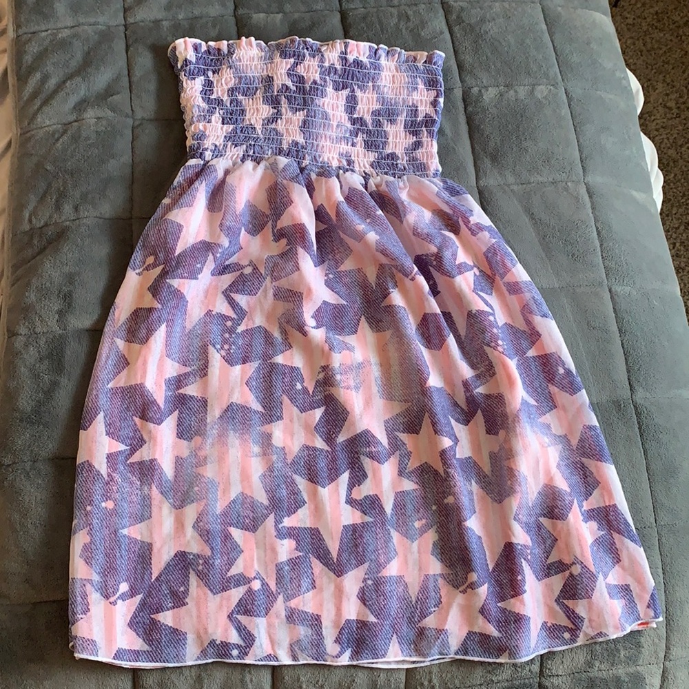 Reversible swimsuit cover-up